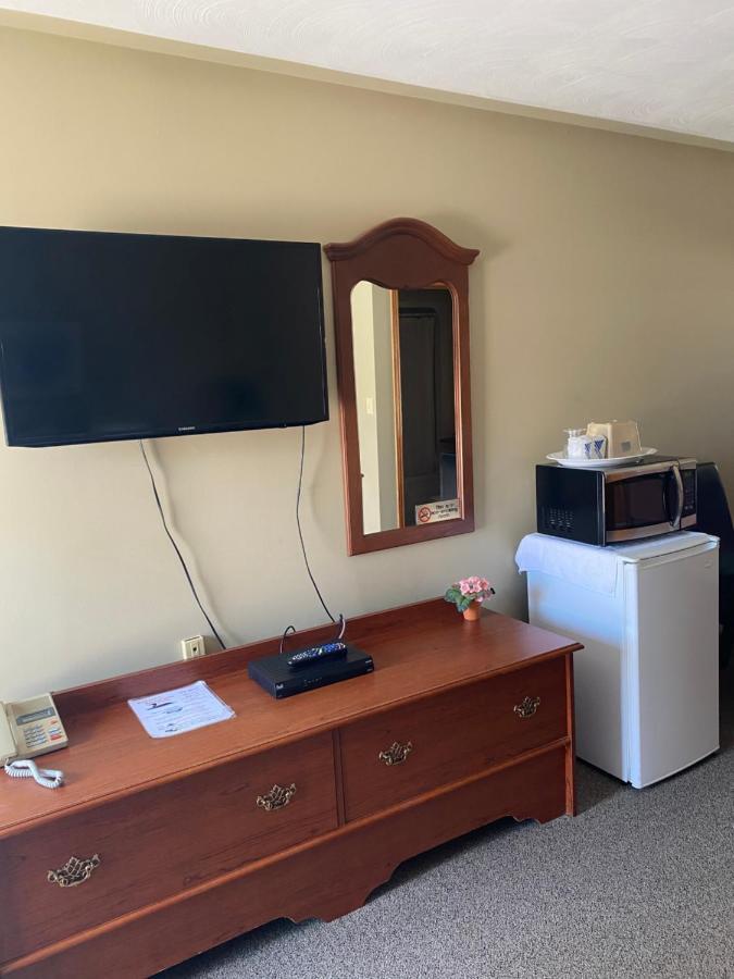 Manitoulin Inn Mindemoya المظهر الخارجي الصورة