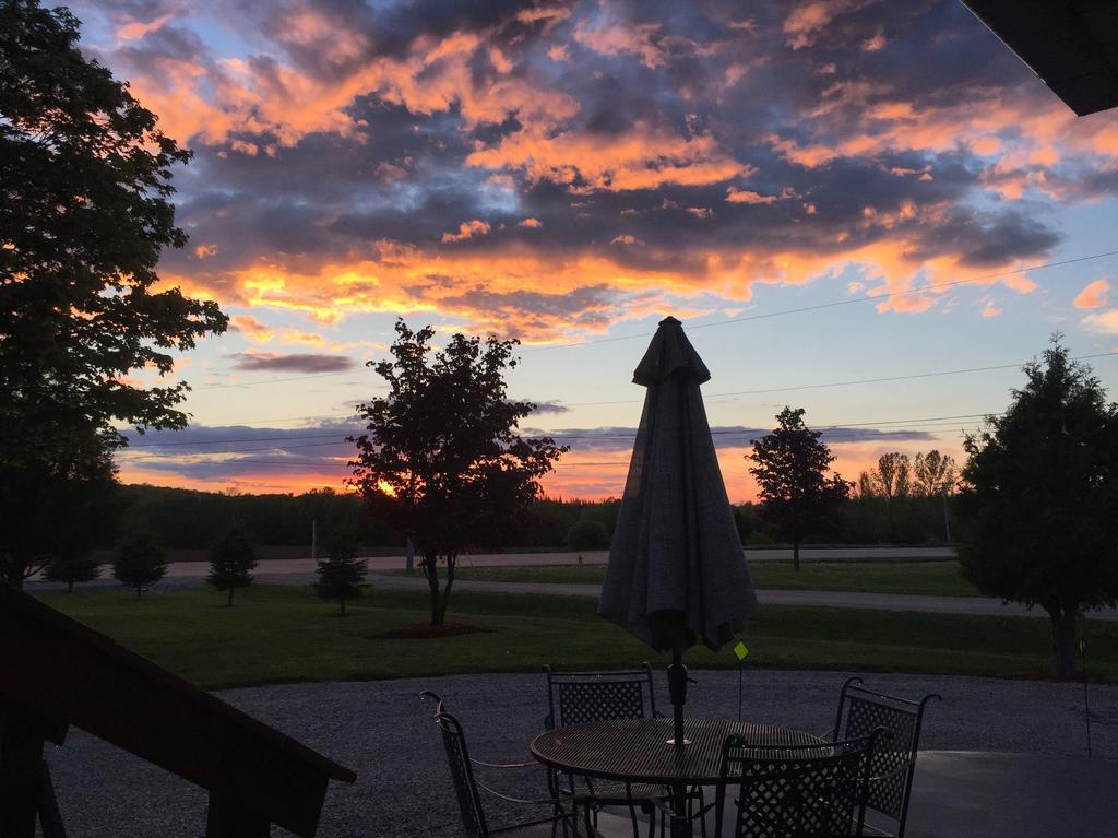 Manitoulin Inn Mindemoya المظهر الخارجي الصورة