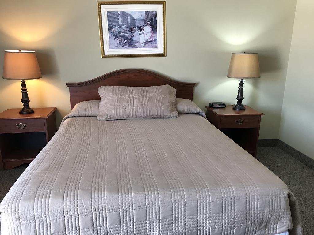 Manitoulin Inn Mindemoya المظهر الخارجي الصورة