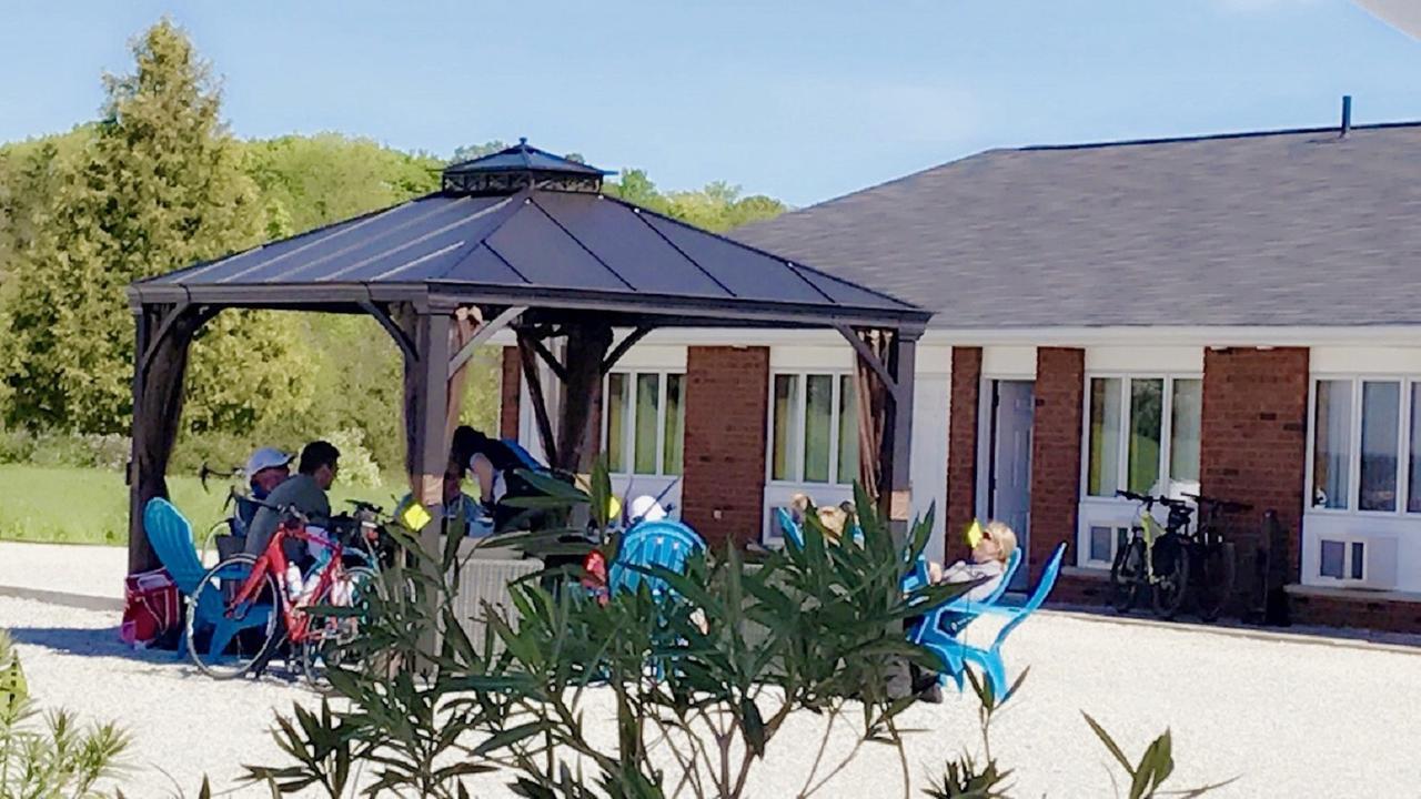 Manitoulin Inn Mindemoya المظهر الخارجي الصورة