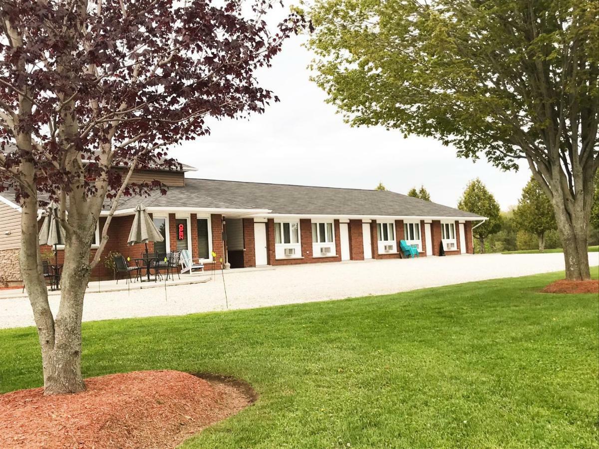Manitoulin Inn Mindemoya المظهر الخارجي الصورة